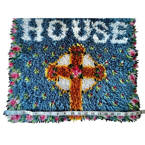 Handmade Latch Hook Rug "Bless This House" Floral Cross 21x27.75 Completed - Picture 7 of 9